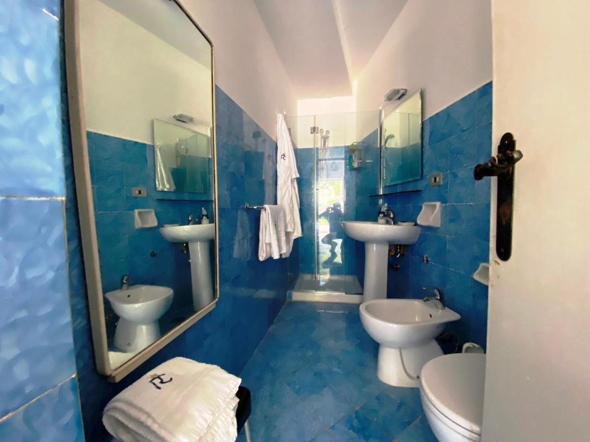 Regina Di Capri - Suite Vista Faraglioni Exterior foto